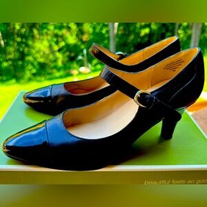 Karen Scott Women’s Dress Pumps